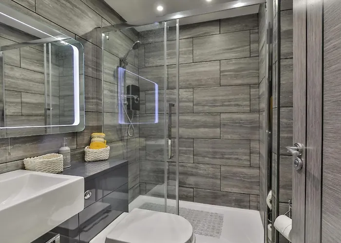 The - Ground Floor - Luxury For Up To 4 Guests Near Open Air Theatre And North Bay