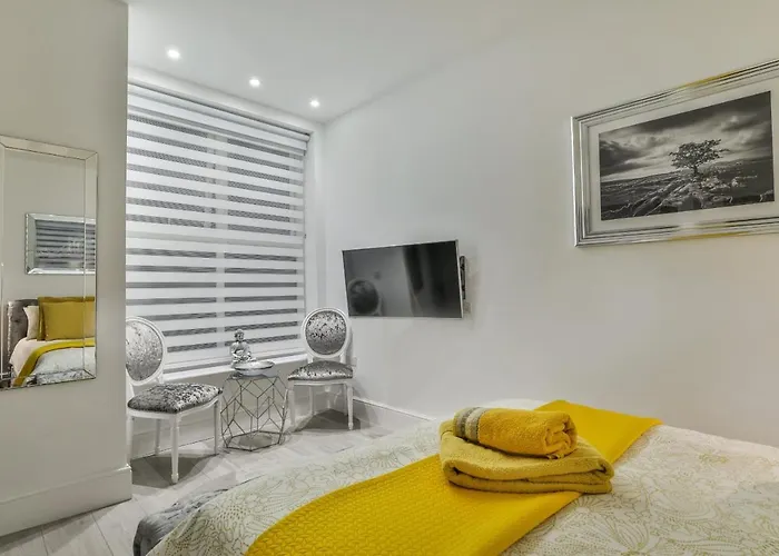 Διαμέρισμα The - Ground Floor - Luxury For Up To 4 Guests Near Open Air Theatre And North Bay Σκάρμπορο