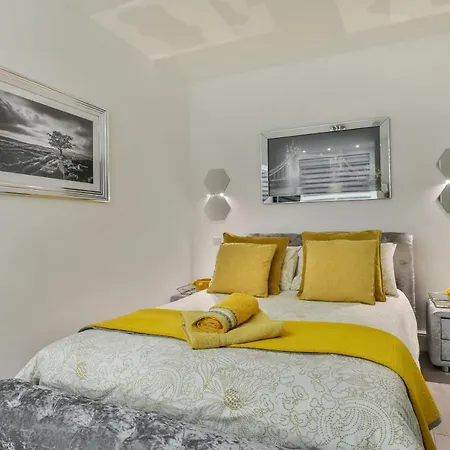 The - Ground Floor - Luxury For Up To 4 Guests Near Open Air Theatre And North Bay